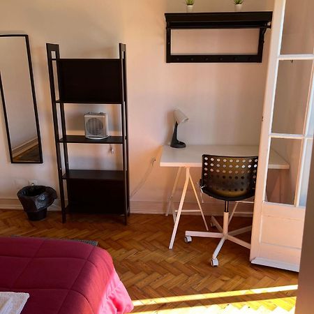 Alvalade II Airport Guest House ลิสบอน ภายนอก รูปภาพ