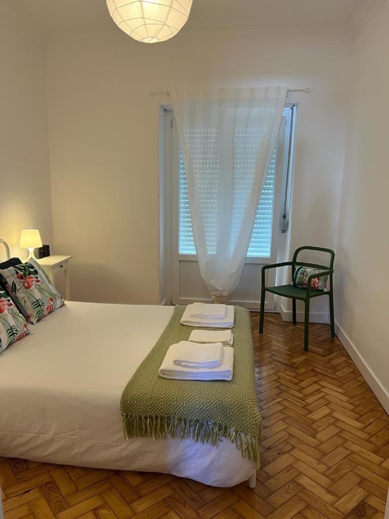 Alvalade II Airport Guest House ลิสบอน ภายนอก รูปภาพ