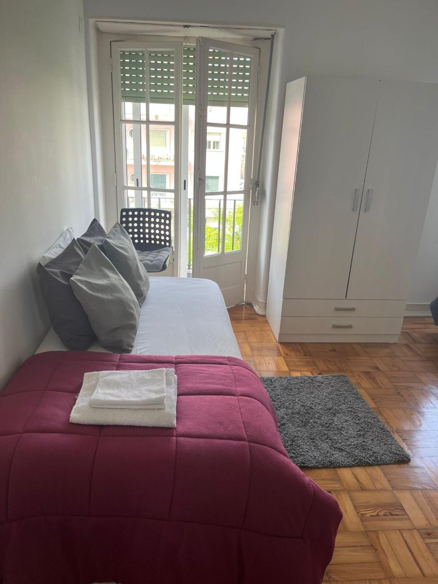 Alvalade II Airport Guest House ลิสบอน ภายนอก รูปภาพ