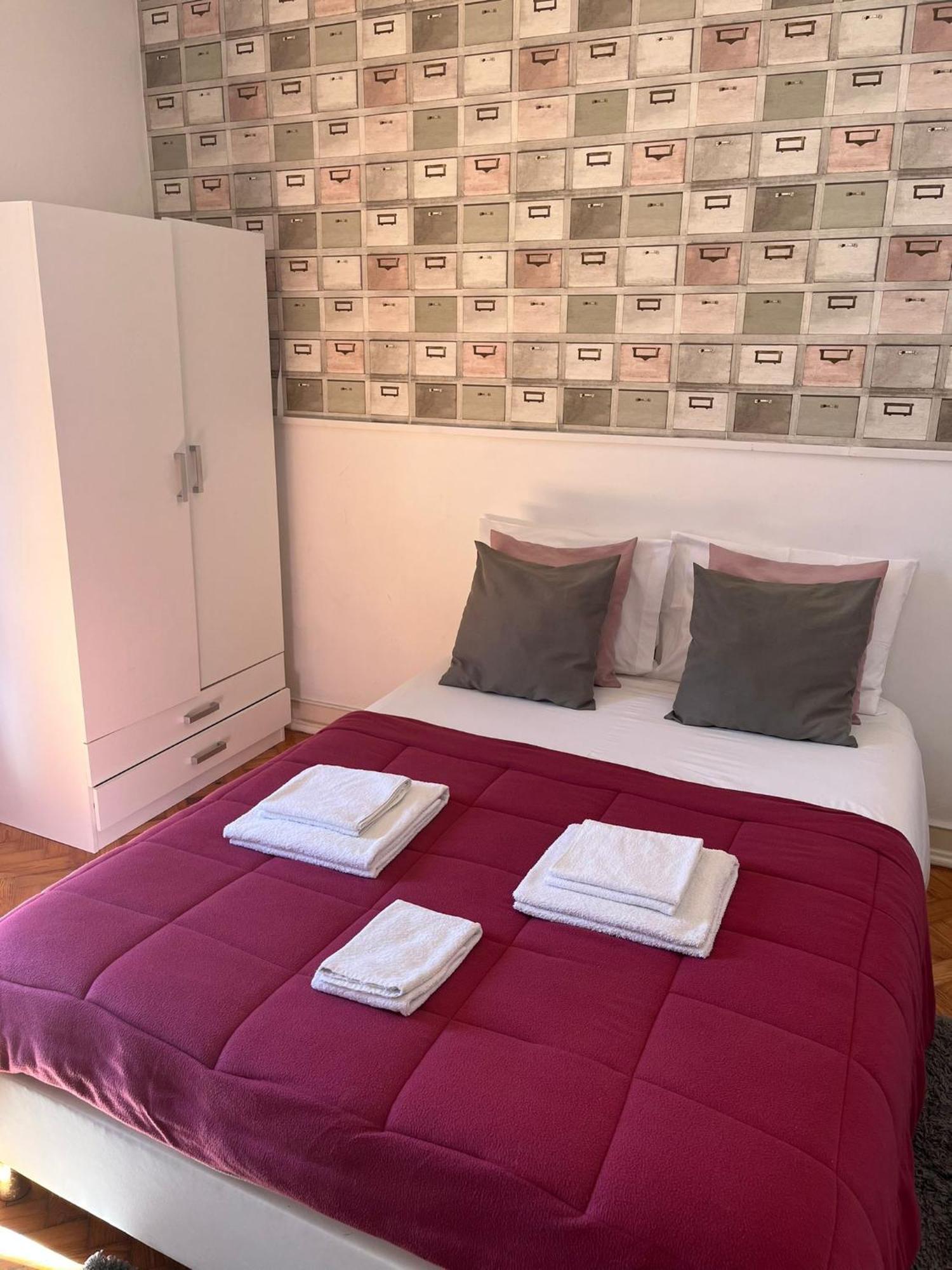 Alvalade II Airport Guest House ลิสบอน ภายนอก รูปภาพ