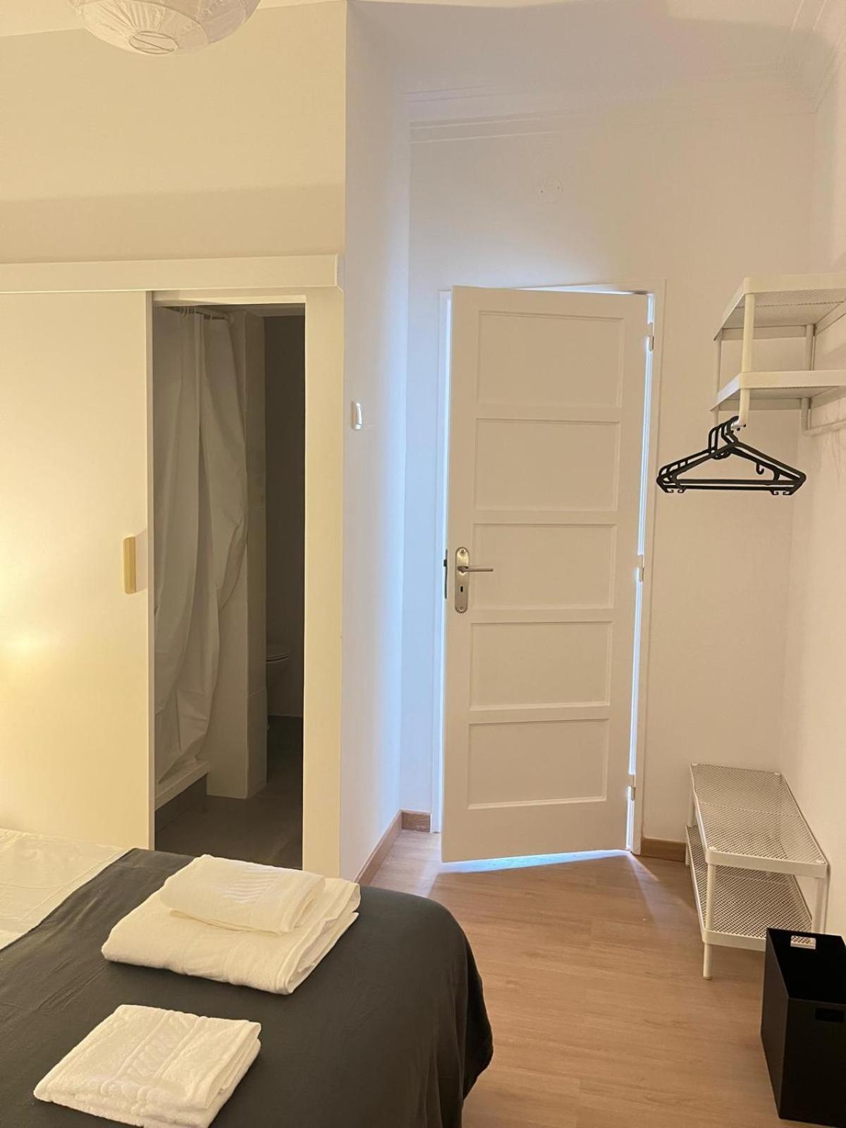 Alvalade II Airport Guest House ลิสบอน ภายนอก รูปภาพ